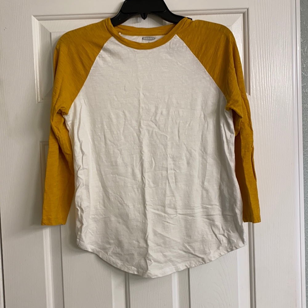 Old navy tee